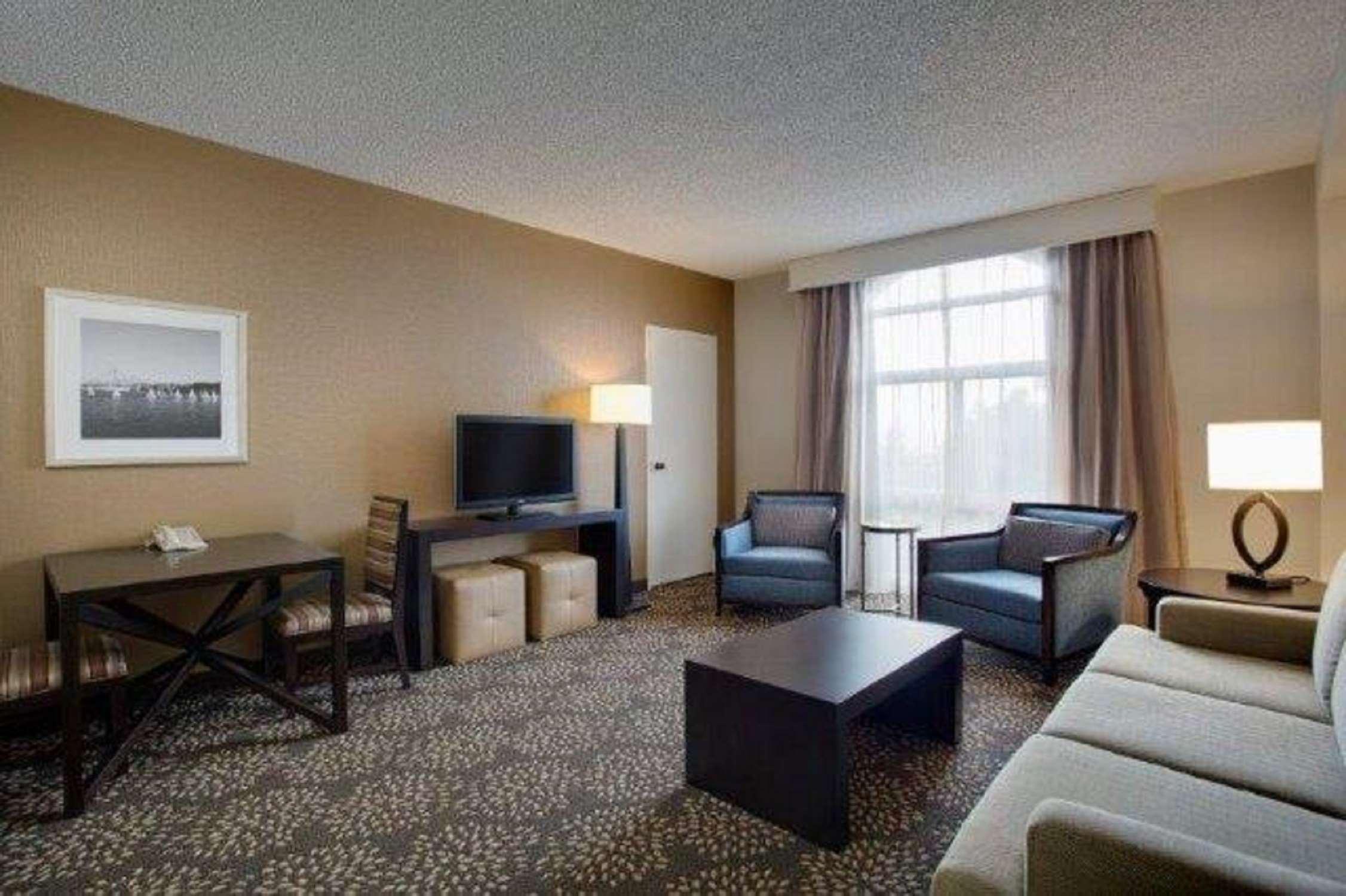 Hotel Hilton Oakland Airport Exterior foto