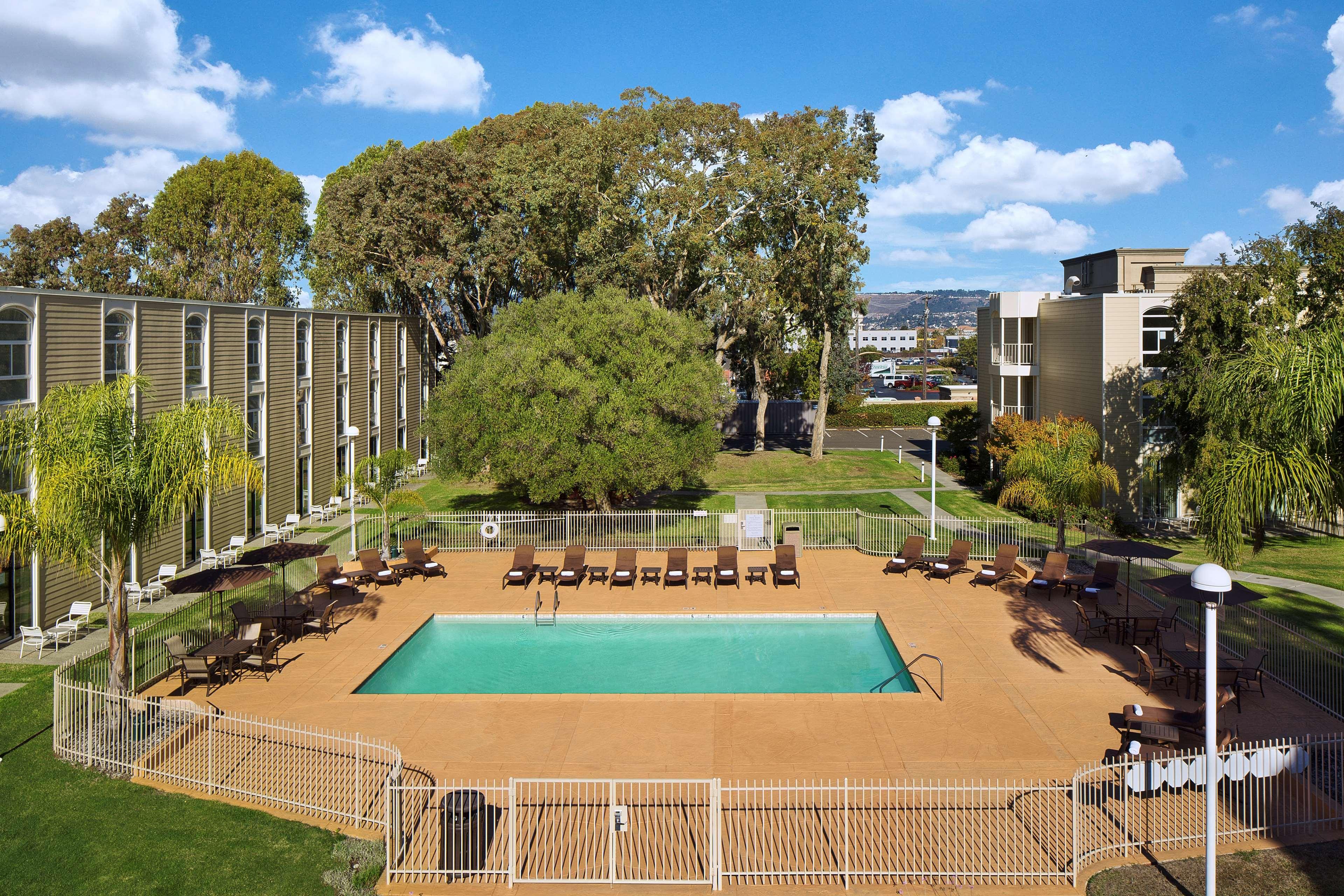 Hotel Hilton Oakland Airport Exterior foto