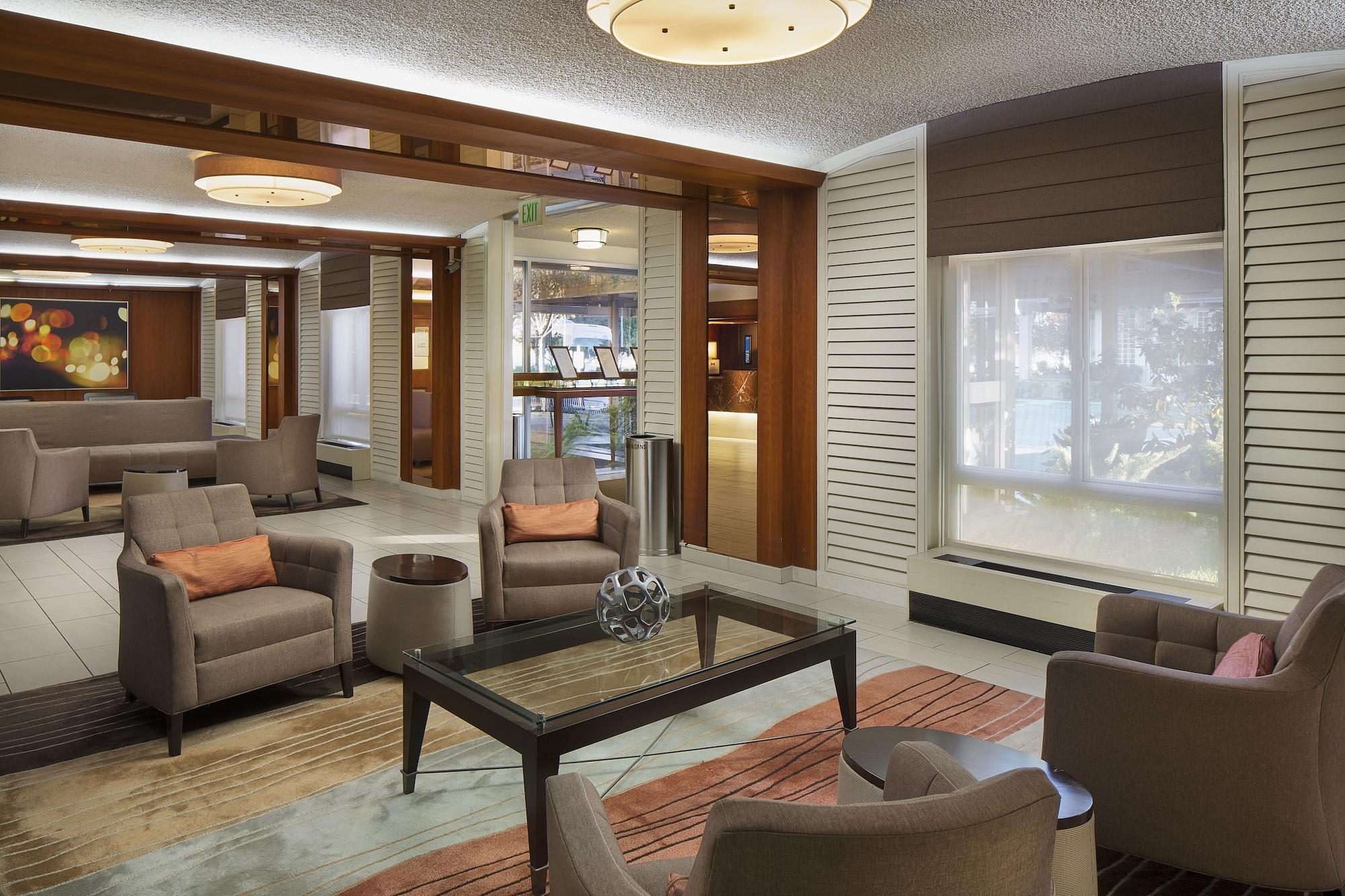 Hotel Hilton Oakland Airport Exterior foto