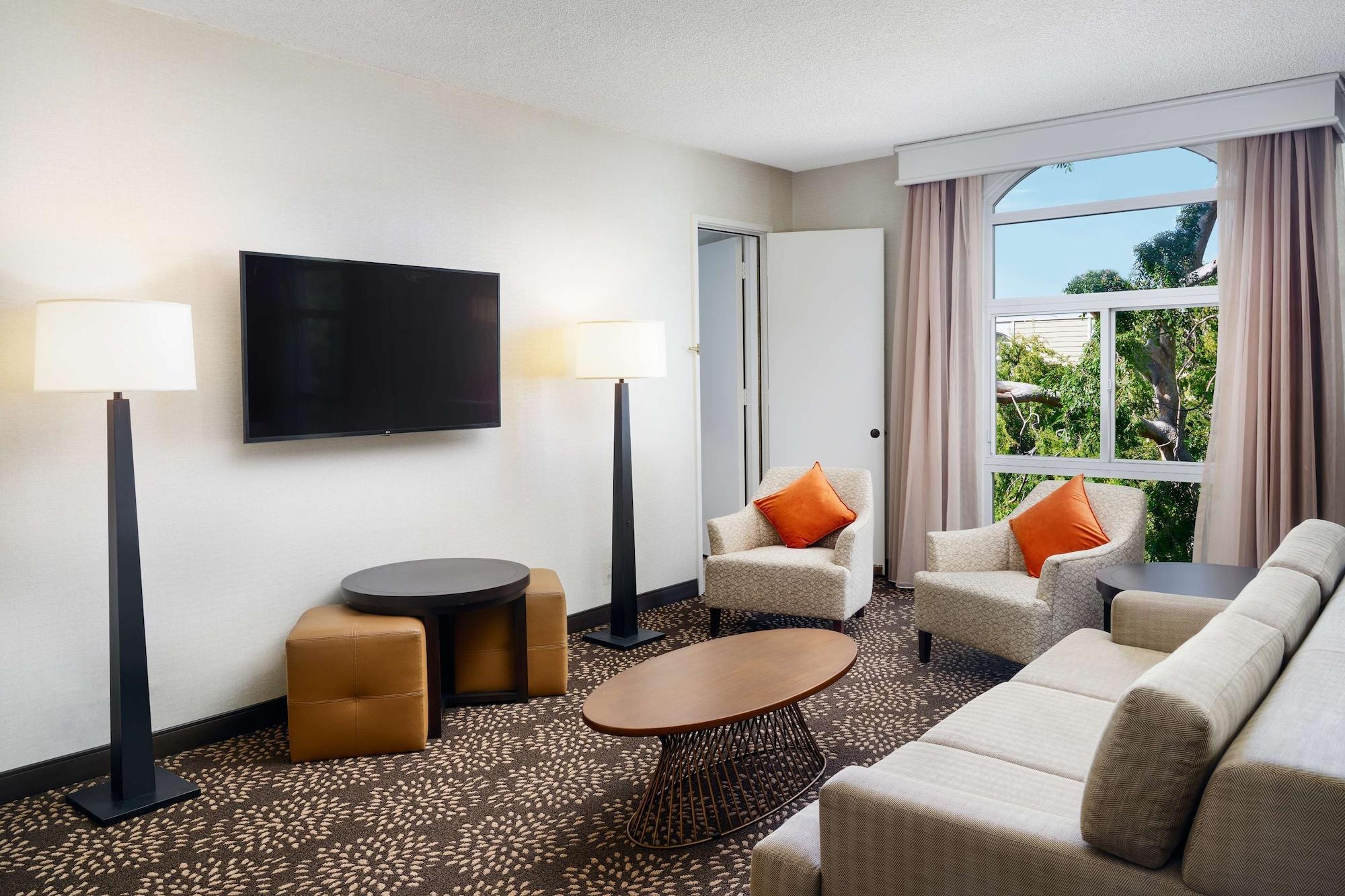 Hotel Hilton Oakland Airport Exterior foto